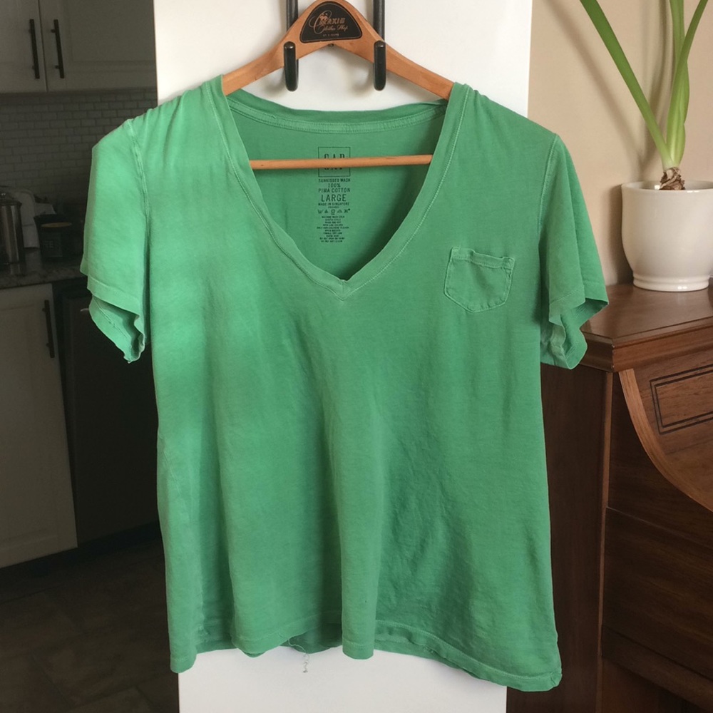 V-Neck | GAP